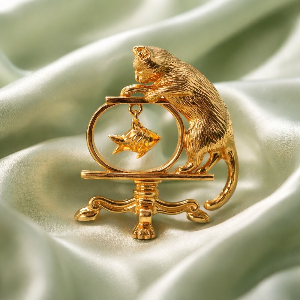 Avon Cat & Fishbowl Gold Tone Brooch Pin